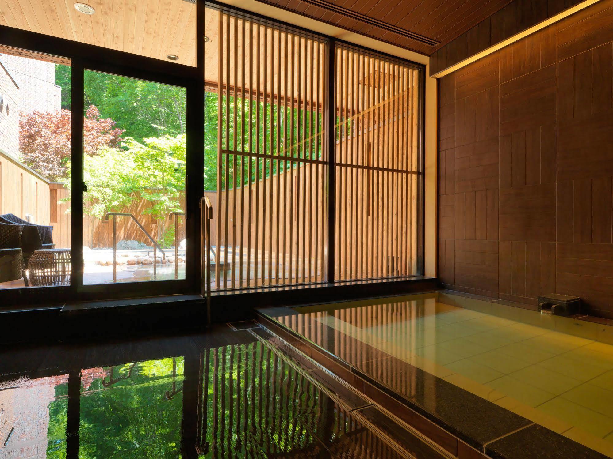 Niseko Konbu Onsen Tsuruga Moku-No-Sho Hotel Bagian luar foto